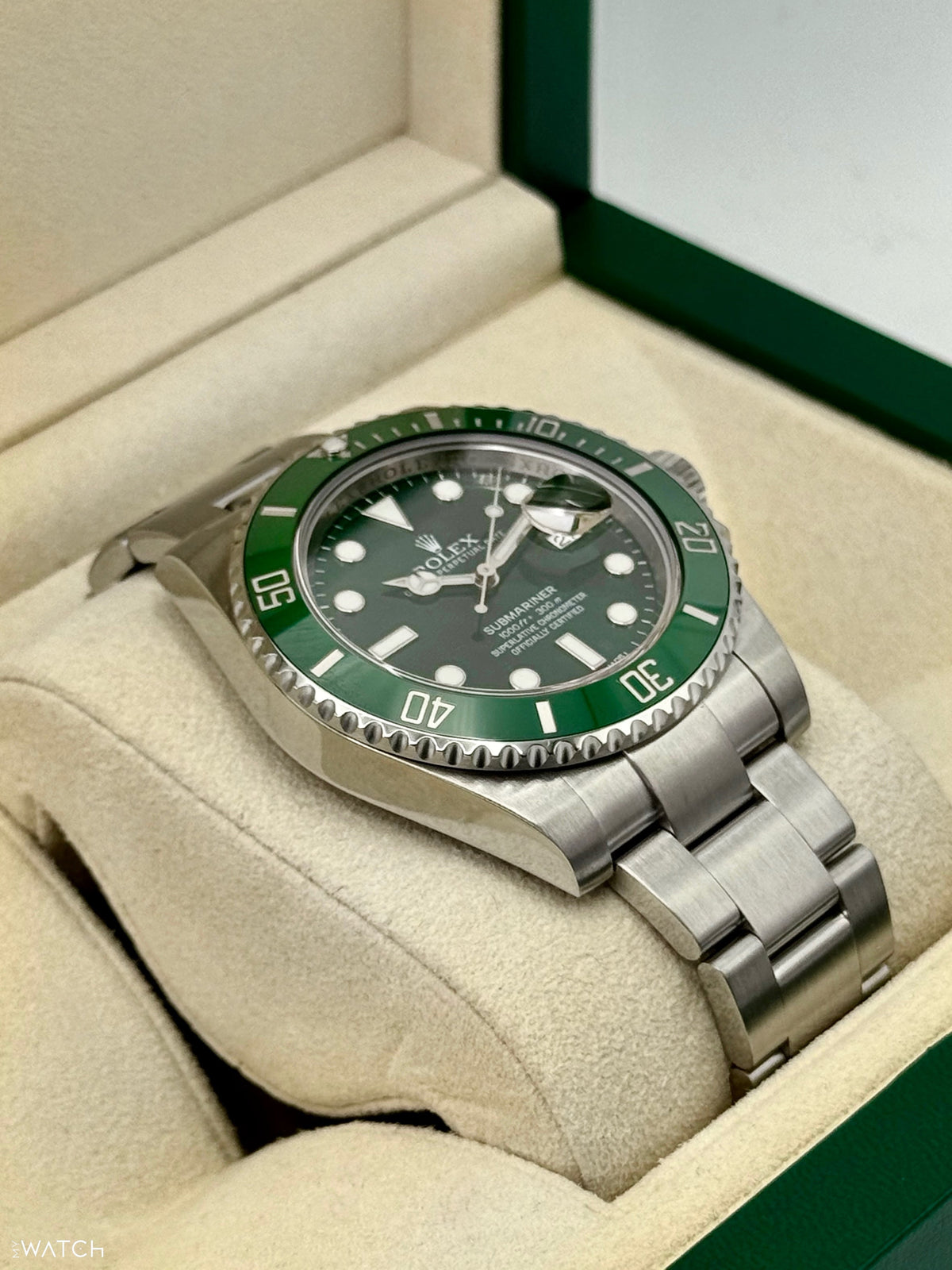 2015 Rolex Submariner "Hulk" 40mm 116610LV Green Dial