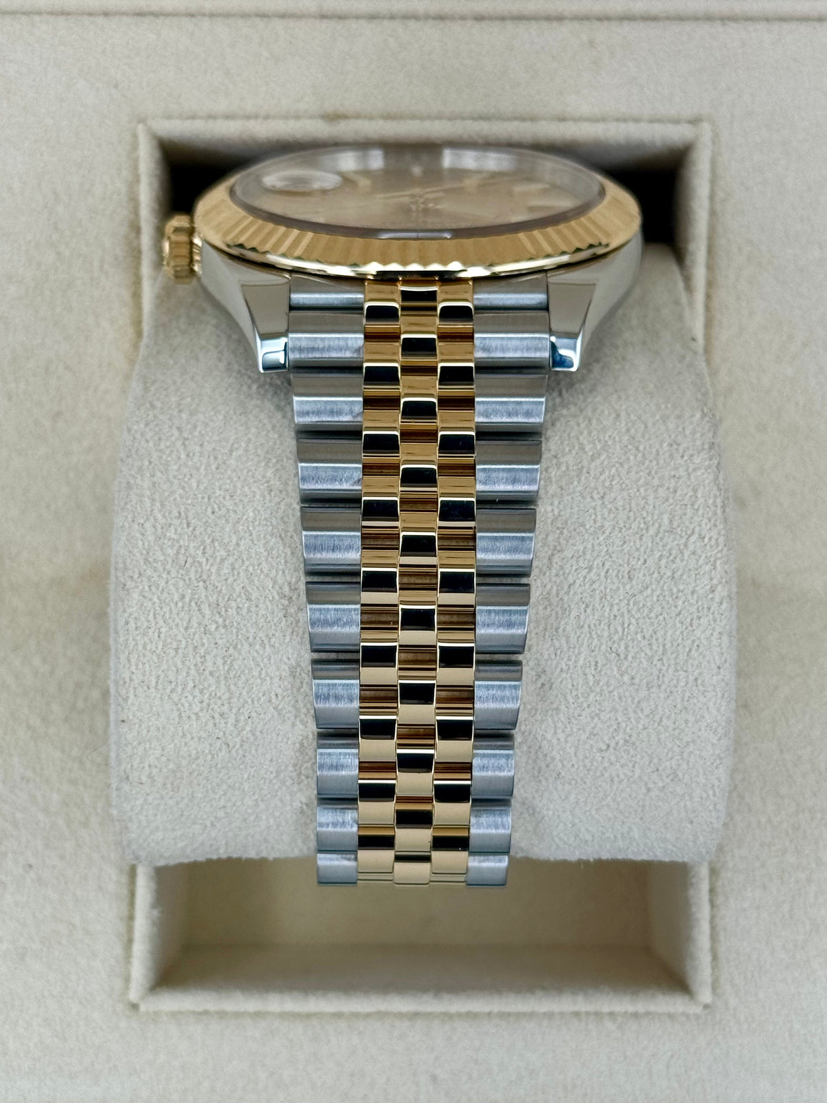 NEW 2025 Rolex Datejust 41mm 126333 Two-Tone Jubilee Champagne Dial