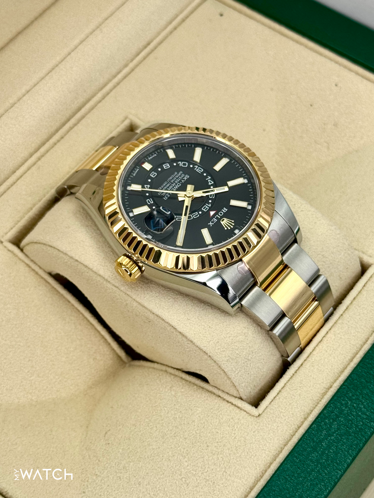2022 Rolex Sky-Dweller 42mm 326933 Two-Tone Oyster Black Dial