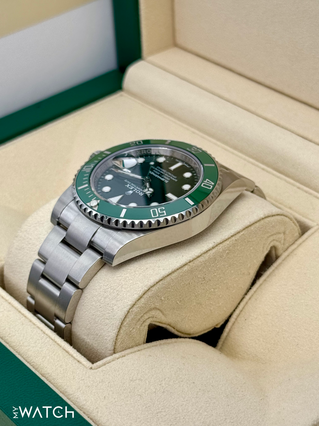 NEW OLD STOCK 2020 Rolex Submariner “Hulk” 40mm 116610LV Green Dial
