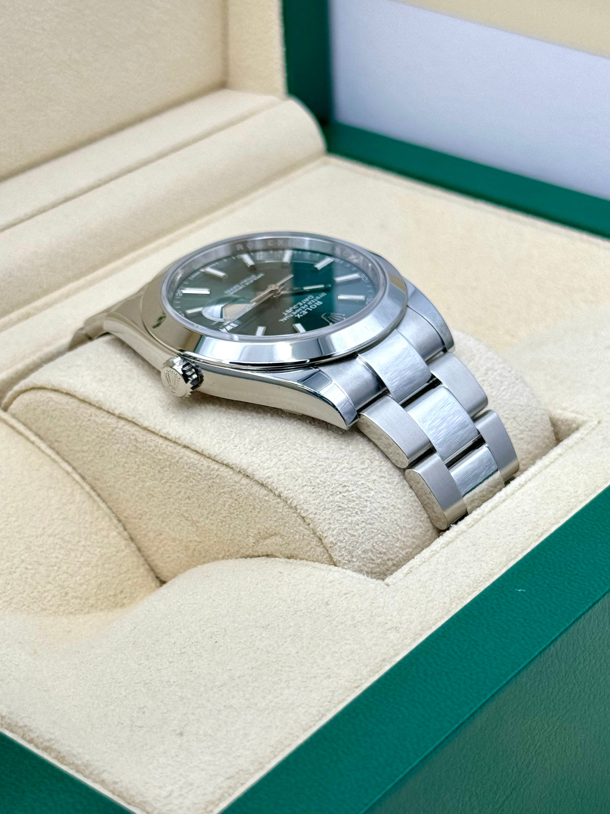 NEW 2025 Rolex Datejust 41mm 126300 Stainless Steel Oyster Green Dial