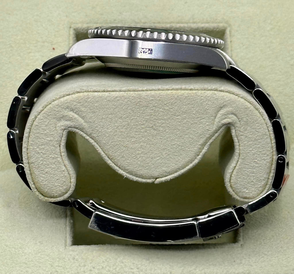 NEW OLD STOCK 2014 Rolex Submariner "Hulk" 40mm 116610LV Green Dial