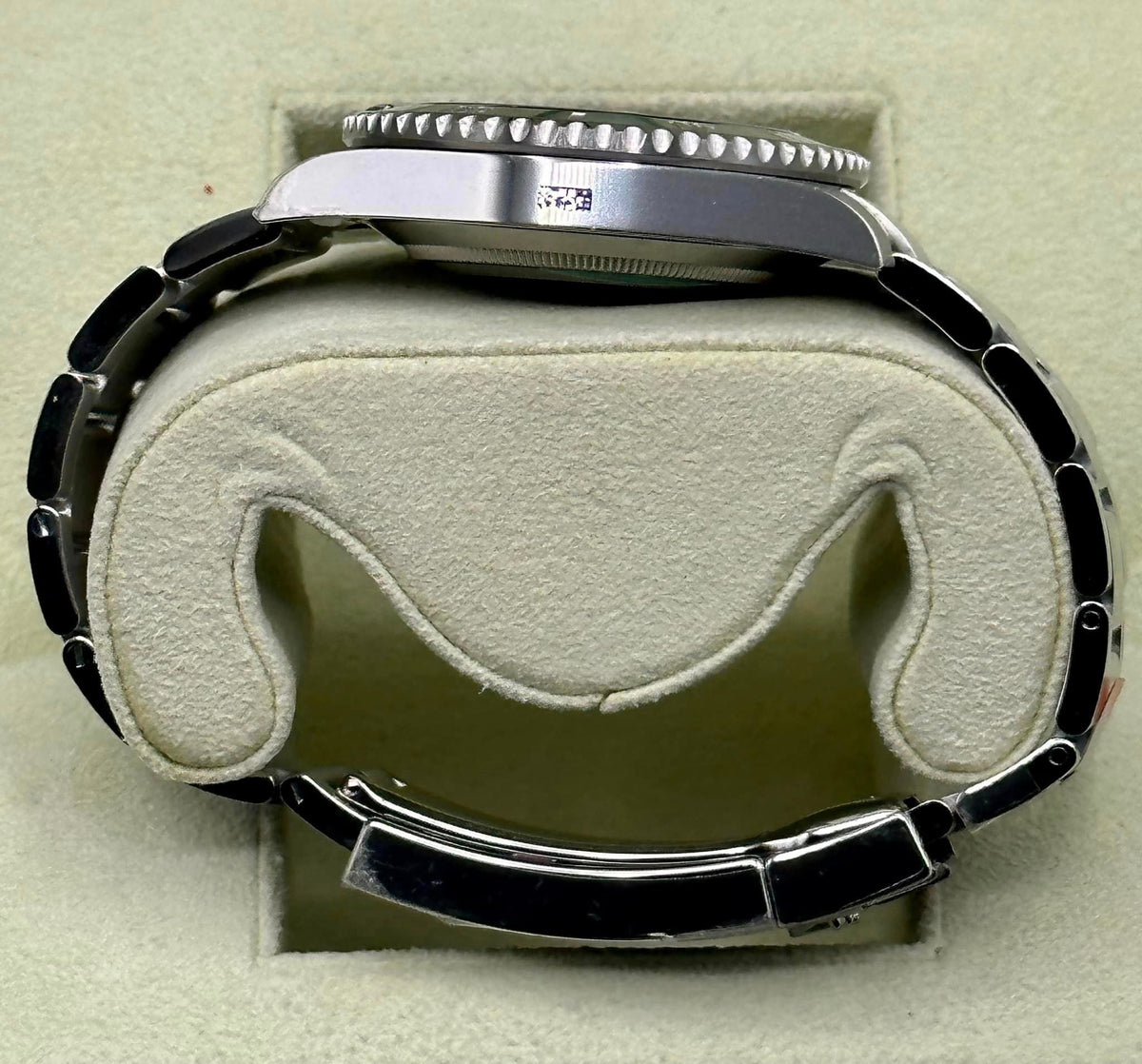 NEW OLD STOCK 2014 Rolex Submariner "Hulk" 40mm 116610LV Green Dial