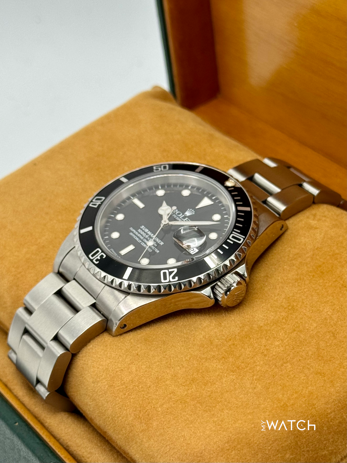 1993 Rolex Submariner 40mm 16610 Stainless Steel Black Dial