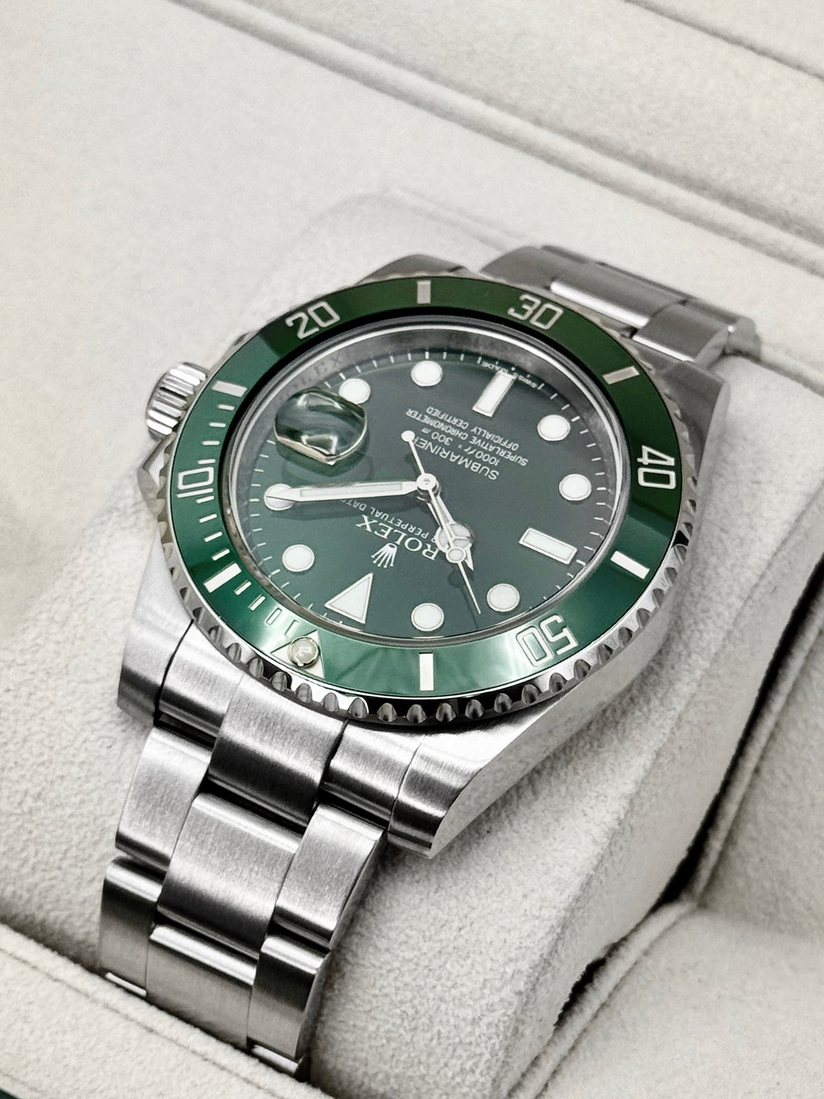 2015 Rolex Submariner Hulk 40mm 116610LV Green Dial