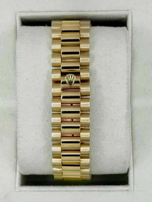 1990 Rolex Day-Date 36mm 18238 Presidential 18kt Yellow Gold Champagne Dial (CPO)