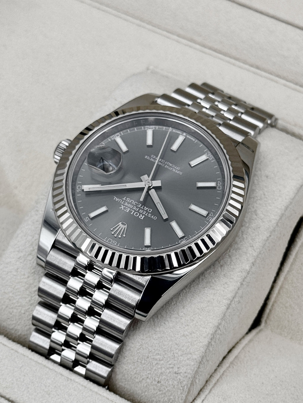2021 Rolex Datejust 41mm 126334 Stainless Steel Jubilee Rhodium Dial
