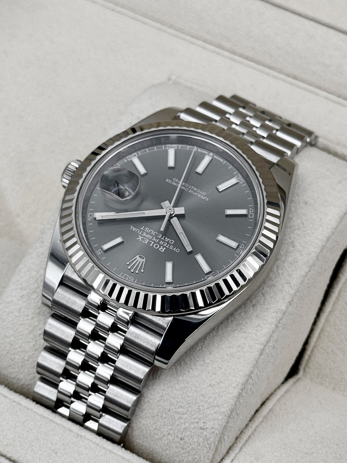 2021 Rolex Datejust 41mm 126334 Stainless Steel Jubilee Rhodium Dial