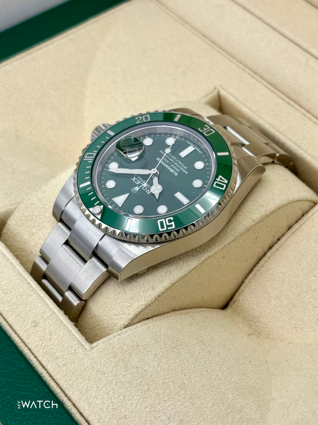 NEW 2019 Rolex Submariner "Hulk" 40mm 116610LV Green Dial (STICKERED)