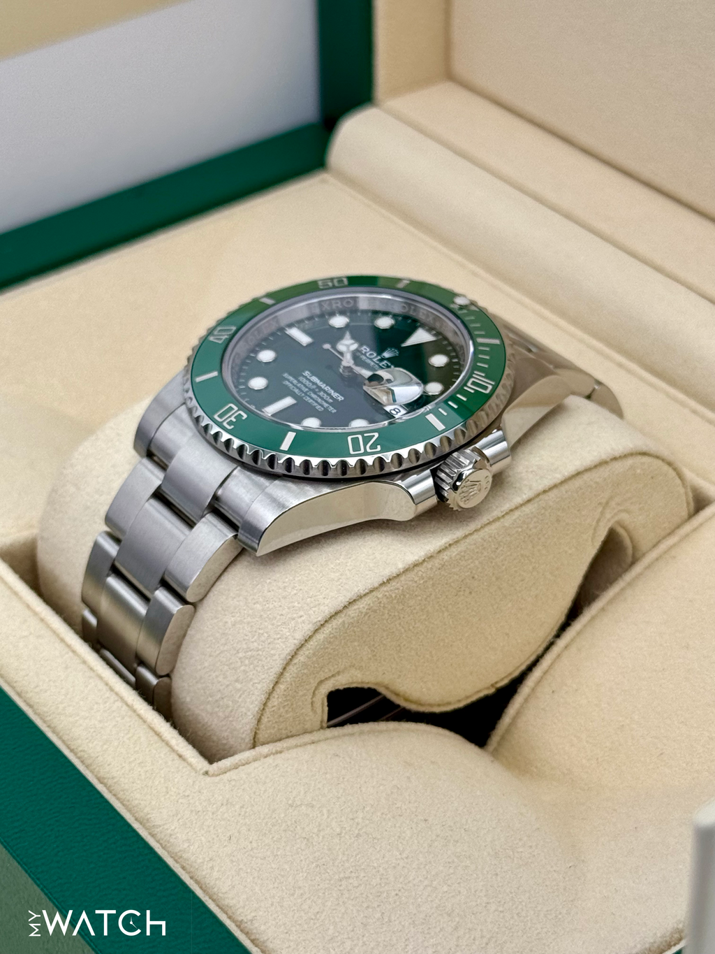 NEW OLD STOCK 2020 Rolex Submariner “Hulk” 40mm 116610LV Green Dial