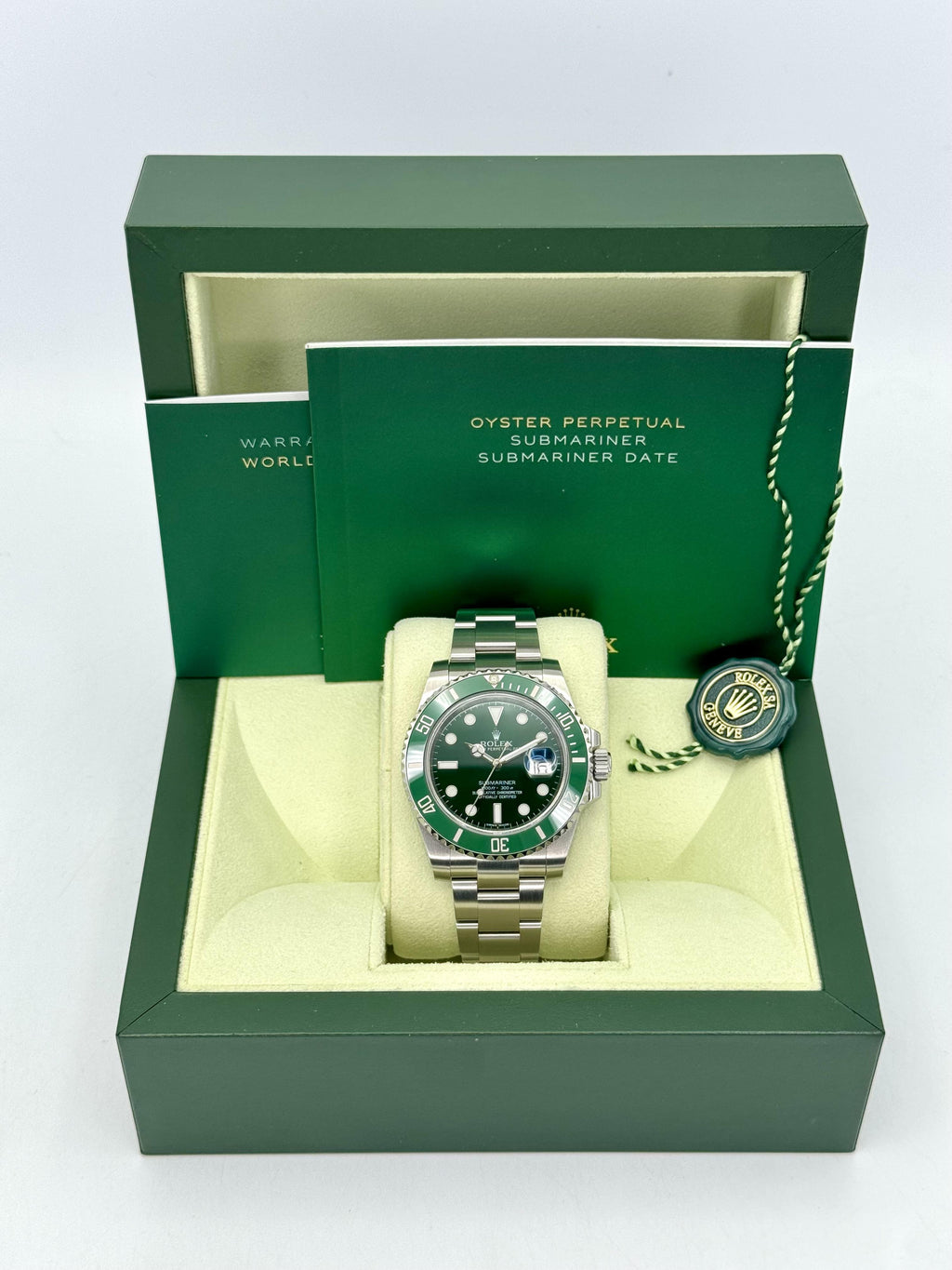 Rolex Submariner "Hulk" 40mm 116610LV Green Dial
