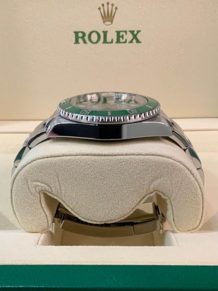 2012 Rolex Submariner "Hulk" 40mm 116610LV Green Dial