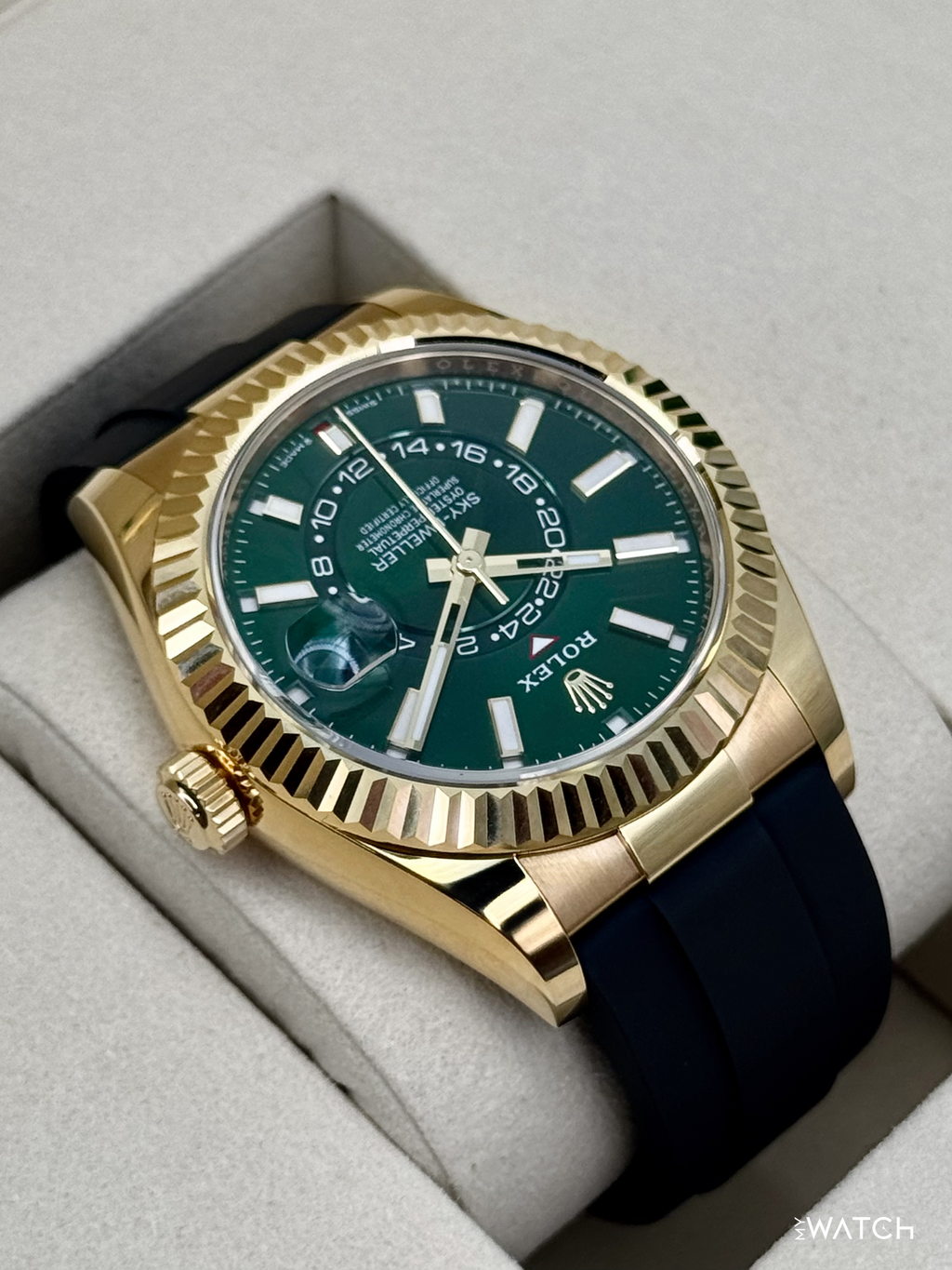 NEW 2026 Rolex Sky-Dweller 42mm 336238 Yellow Gold Oysterflex Green Dial
