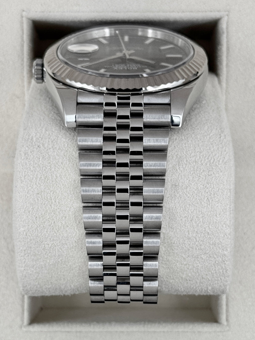 2021 Rolex Datejust 41mm 126334 Stainless Steel Jubilee Rhodium Dial