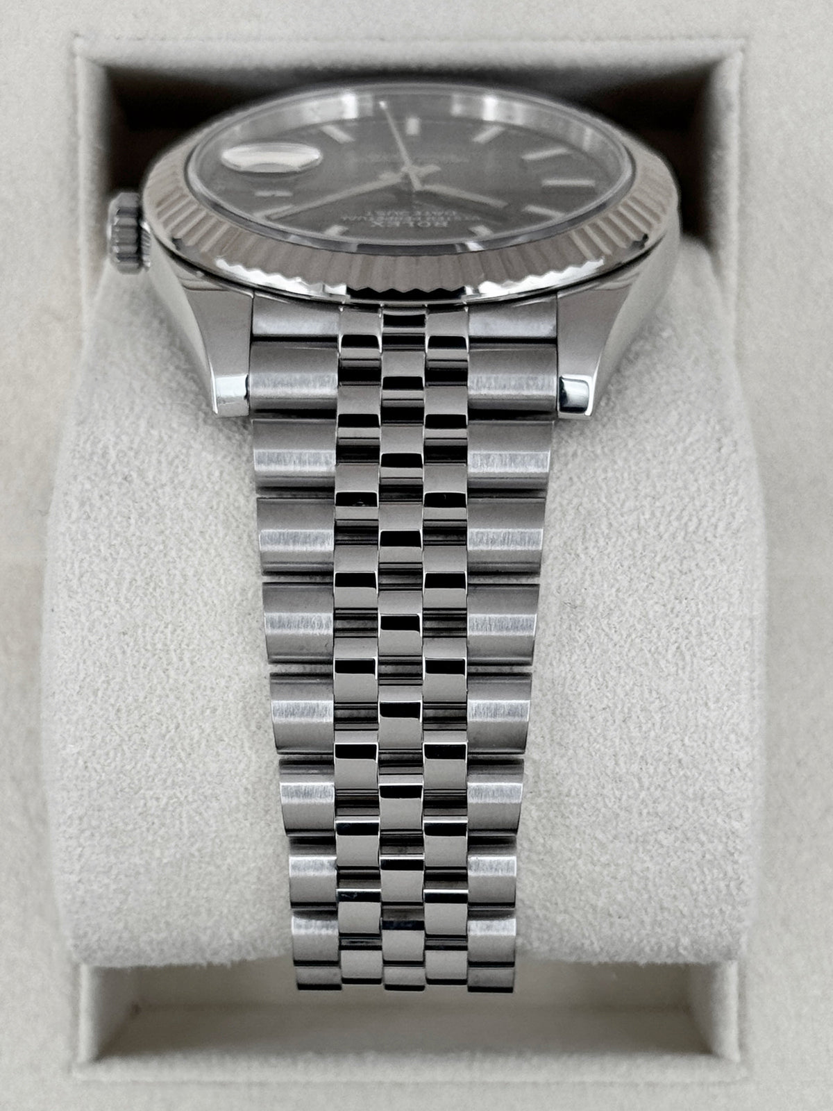 2021 Rolex Datejust 41mm 126334 Stainless Steel Jubilee Rhodium Dial