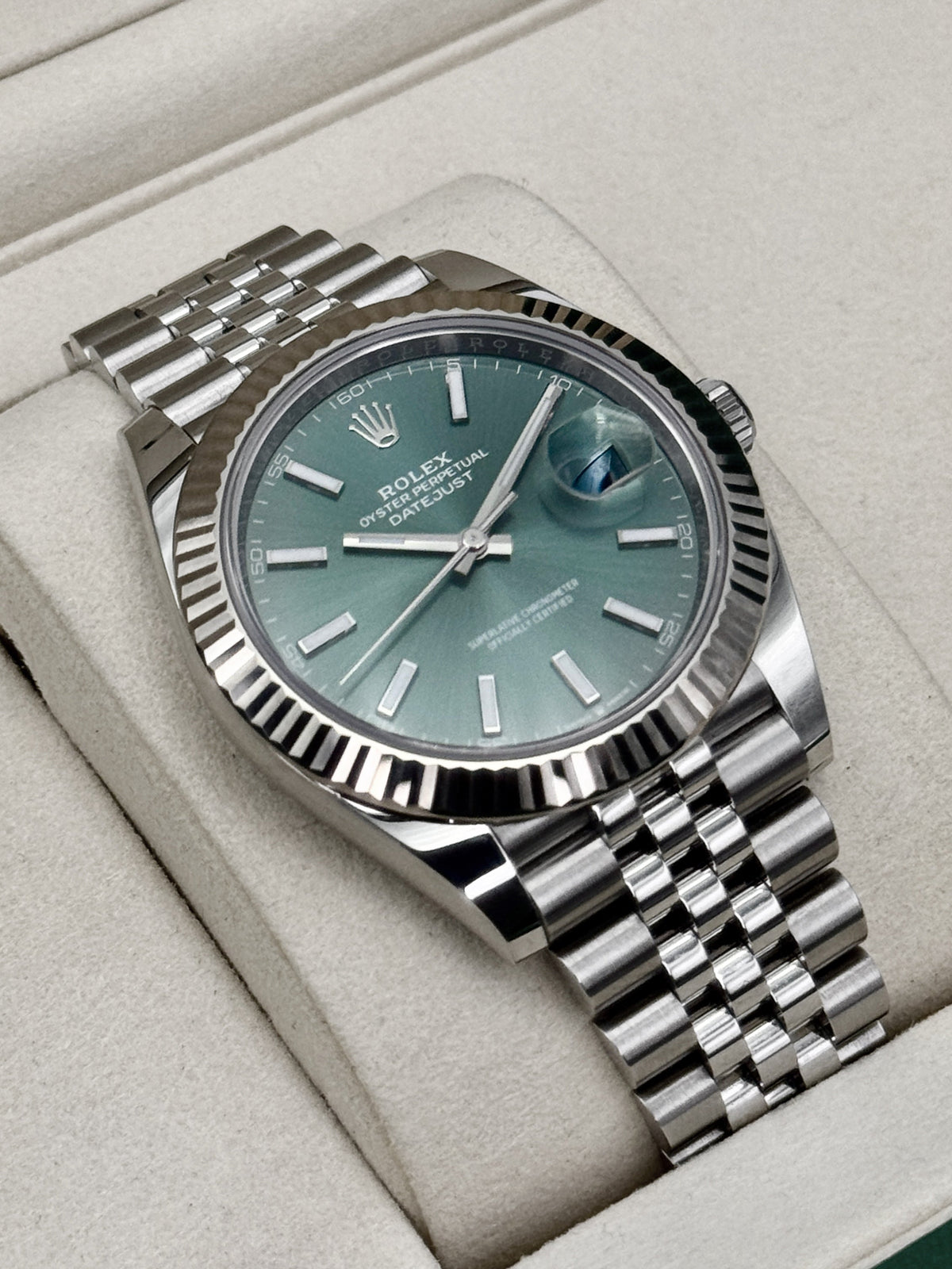 2025 Rolex Datejust 41mm 126334 Stainless Steel Jubilee Green Dial