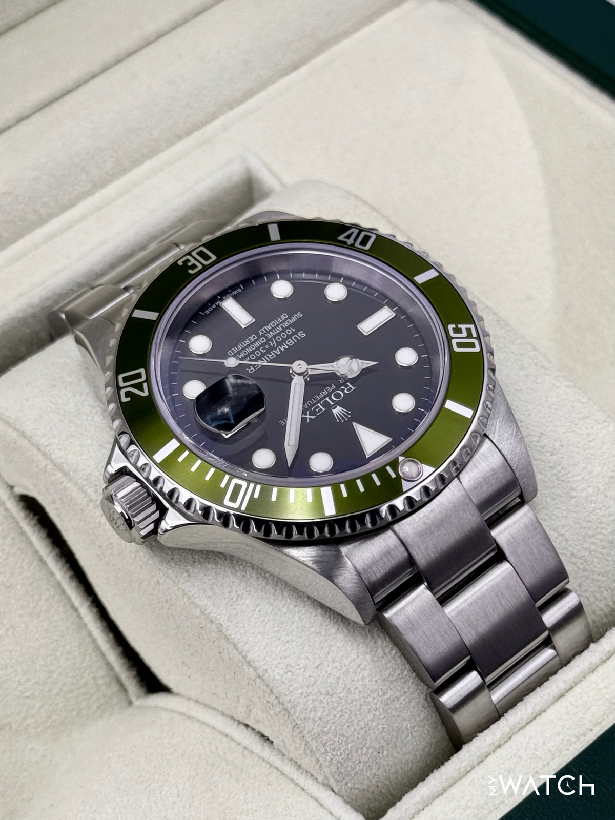 2005 Rolex Submariner "Kermit" 40mm 16610 Stainless Steel Black Dial (Collectors Set)