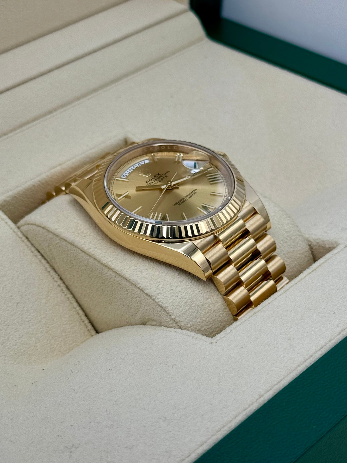 NEW 2025 Rolex Day-Date 40mm 228238 Presidential Champagne Dial
