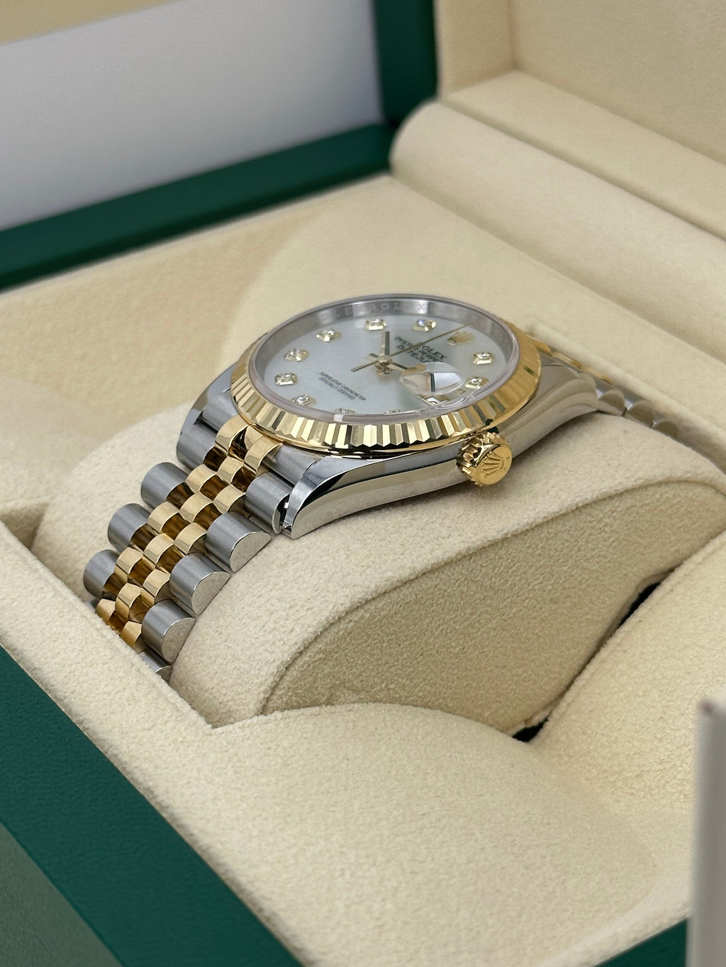 NEW 2023 Rolex Datejust 36mm 126233 Mother of Pearl Diamond Dial