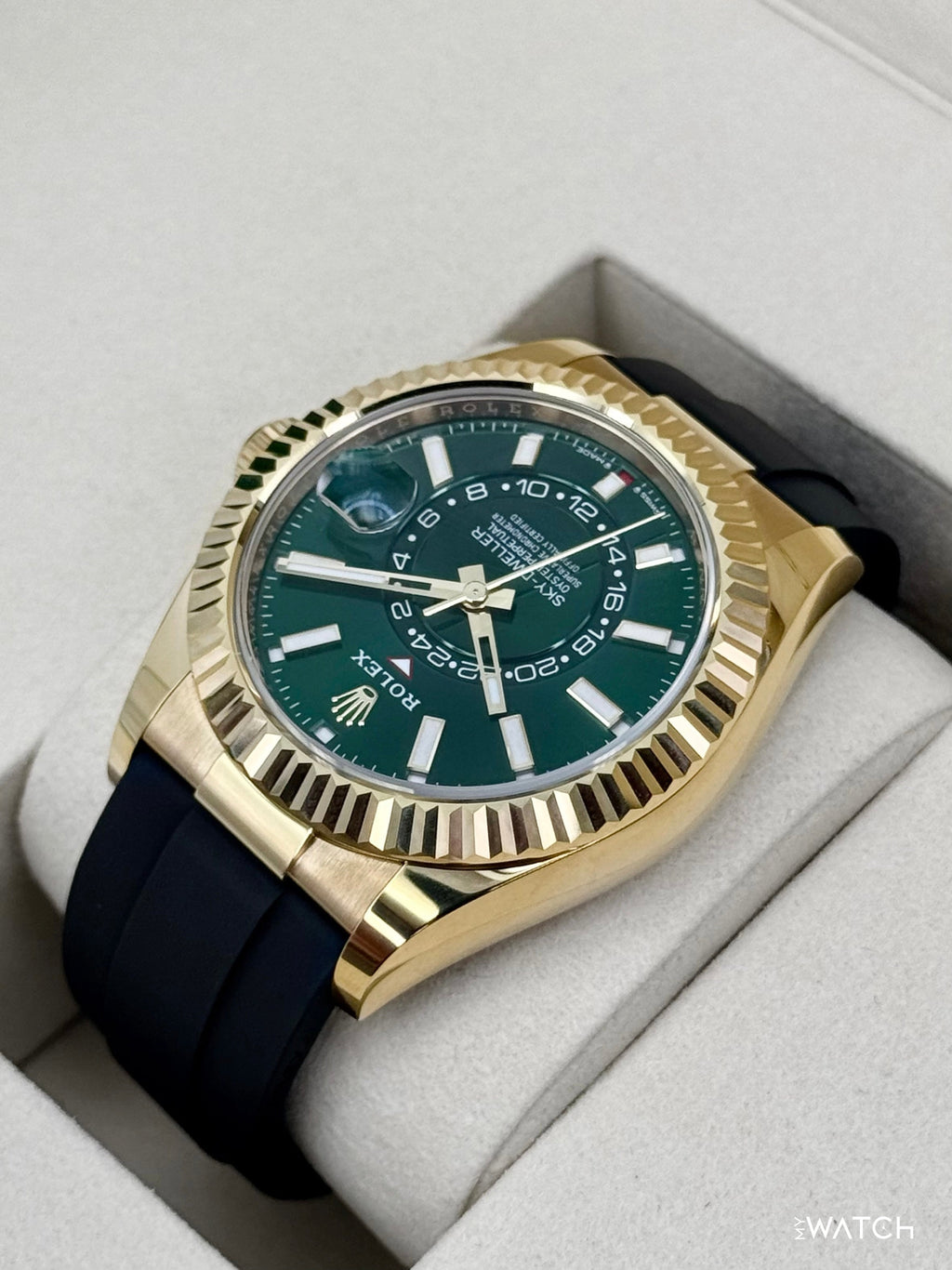 NEW 2026 Rolex Sky-Dweller 42mm 336238 Yellow Gold Oysterflex Green Dial