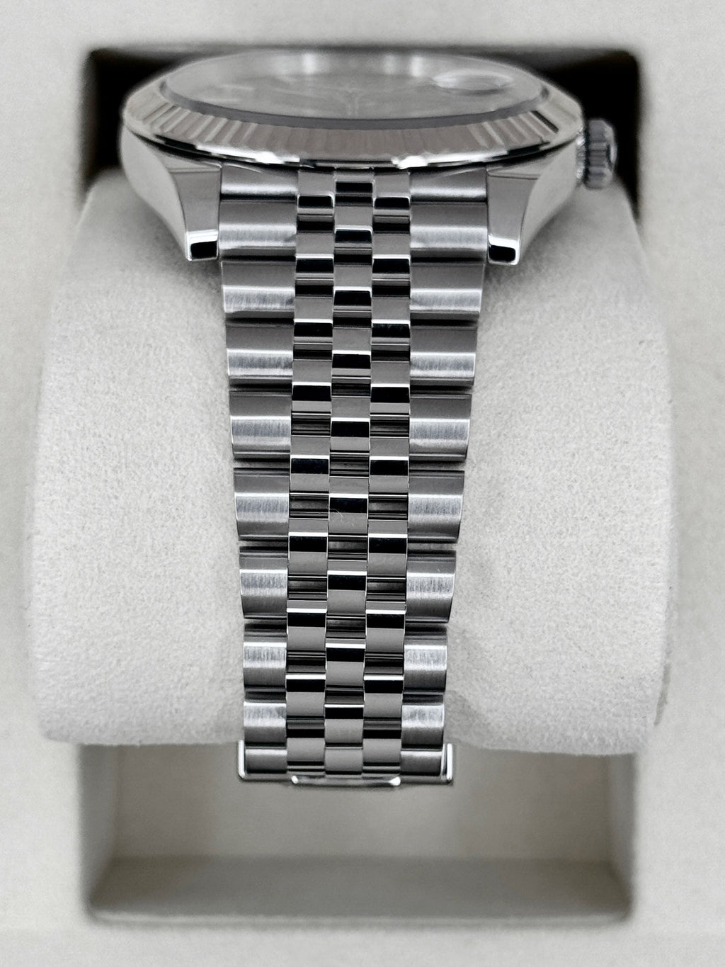 NEW 2026 Rolex Datejust 41mm 126334 Stainless Steel Jubilee Rhodium Dial (STICKERED)