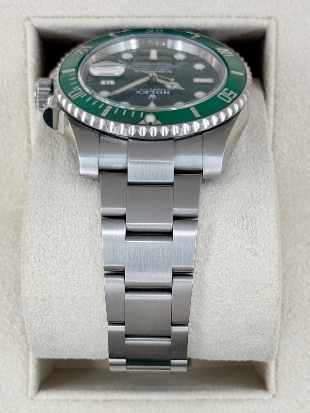 2020 Rolex Submariner “Hulk” 40mm 116610LV Green Dial
