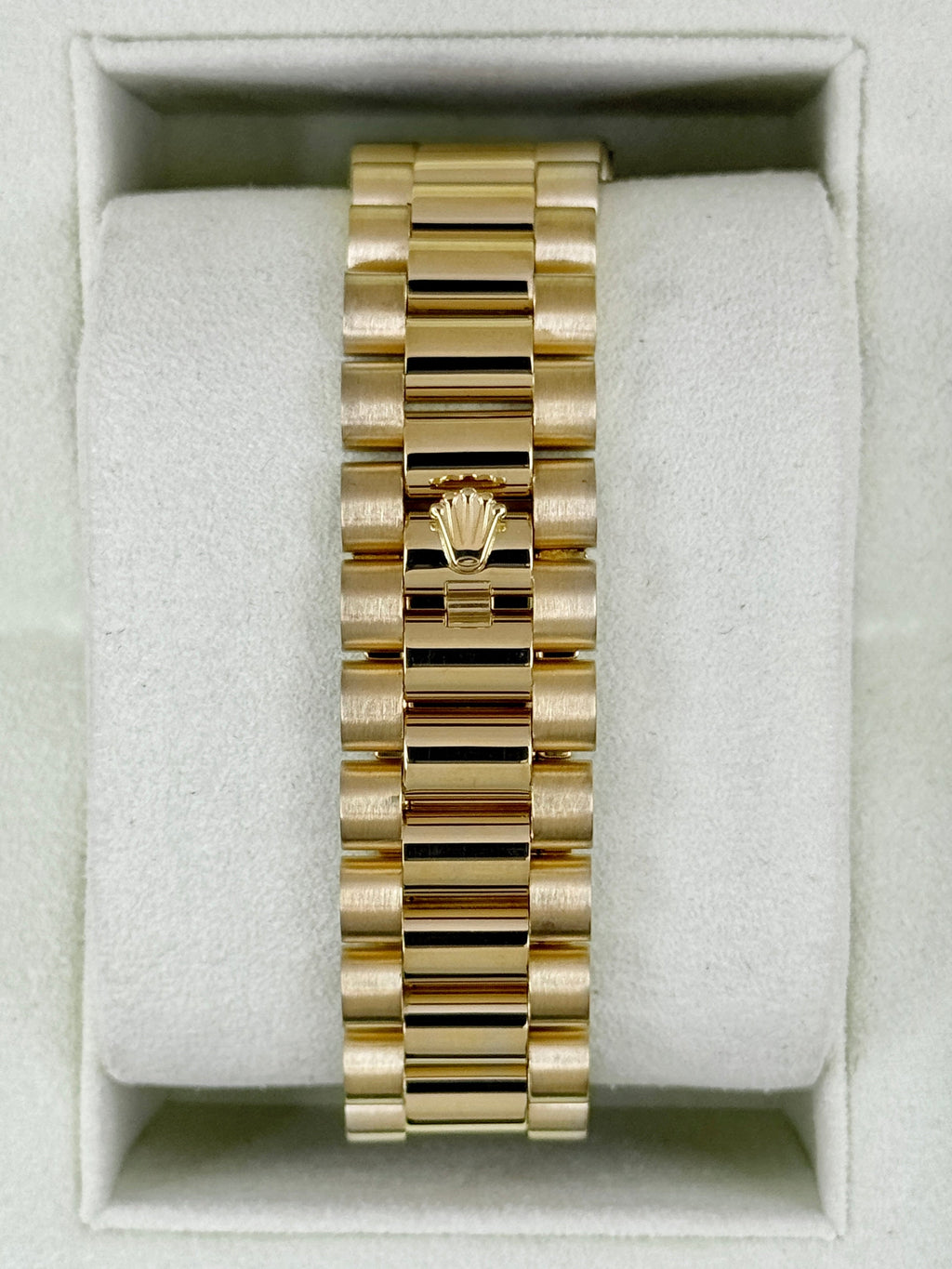 2013 Rolex Day-Date 36mm 118238 Presidential Diamond Pave Mother of Pearl Dial