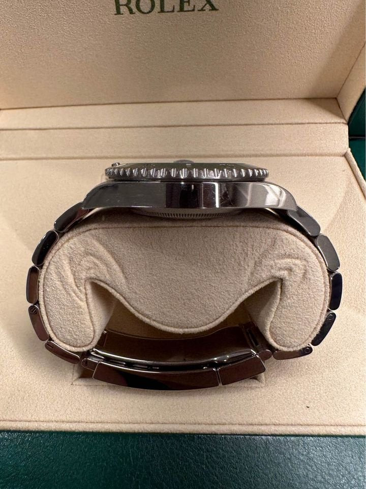 2014 Rolex Submariner "HULK" 40mm 116610LV Green Dial