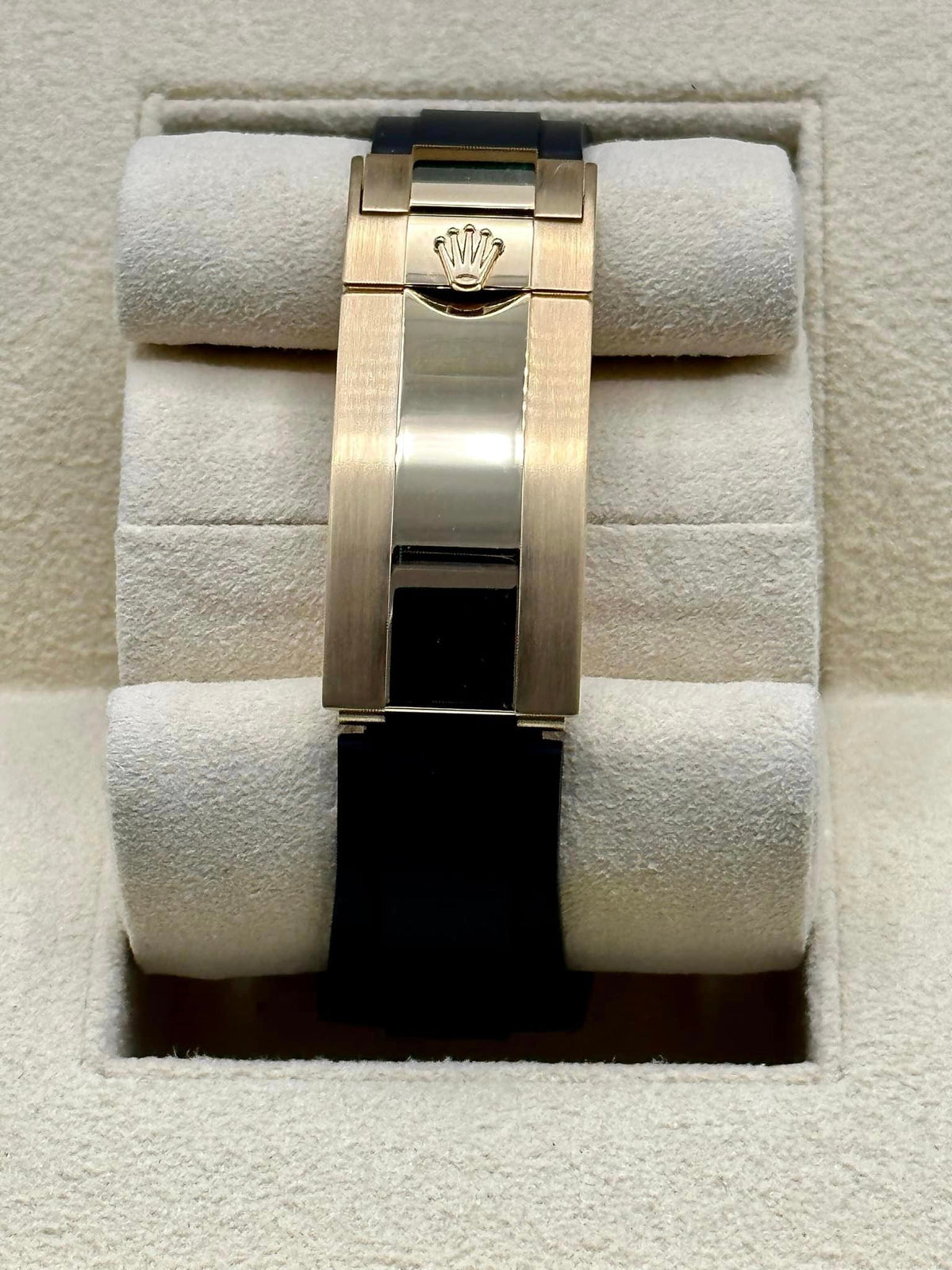 2023 Rolex Yacht-Master 42mm 226658 Gold Oysterflex Black Dial