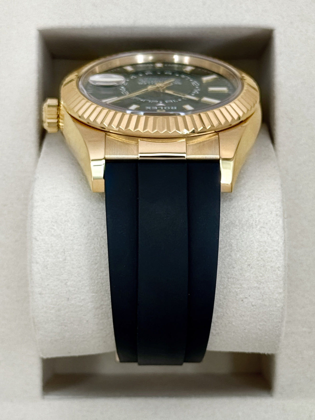 2025 Rolex Sky-Dweller 42mm 336238 Yellow Gold Oysterflex Green Dial