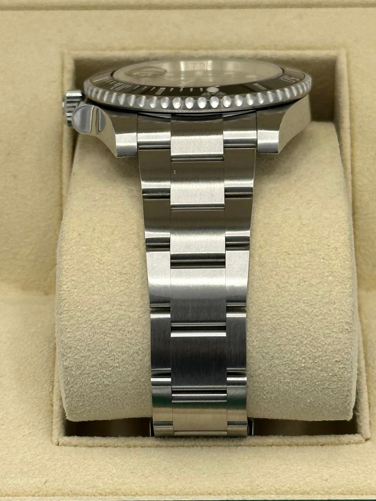 2015 Rolex Submariner 40mm 116610LN Stainless Steel Black Dial