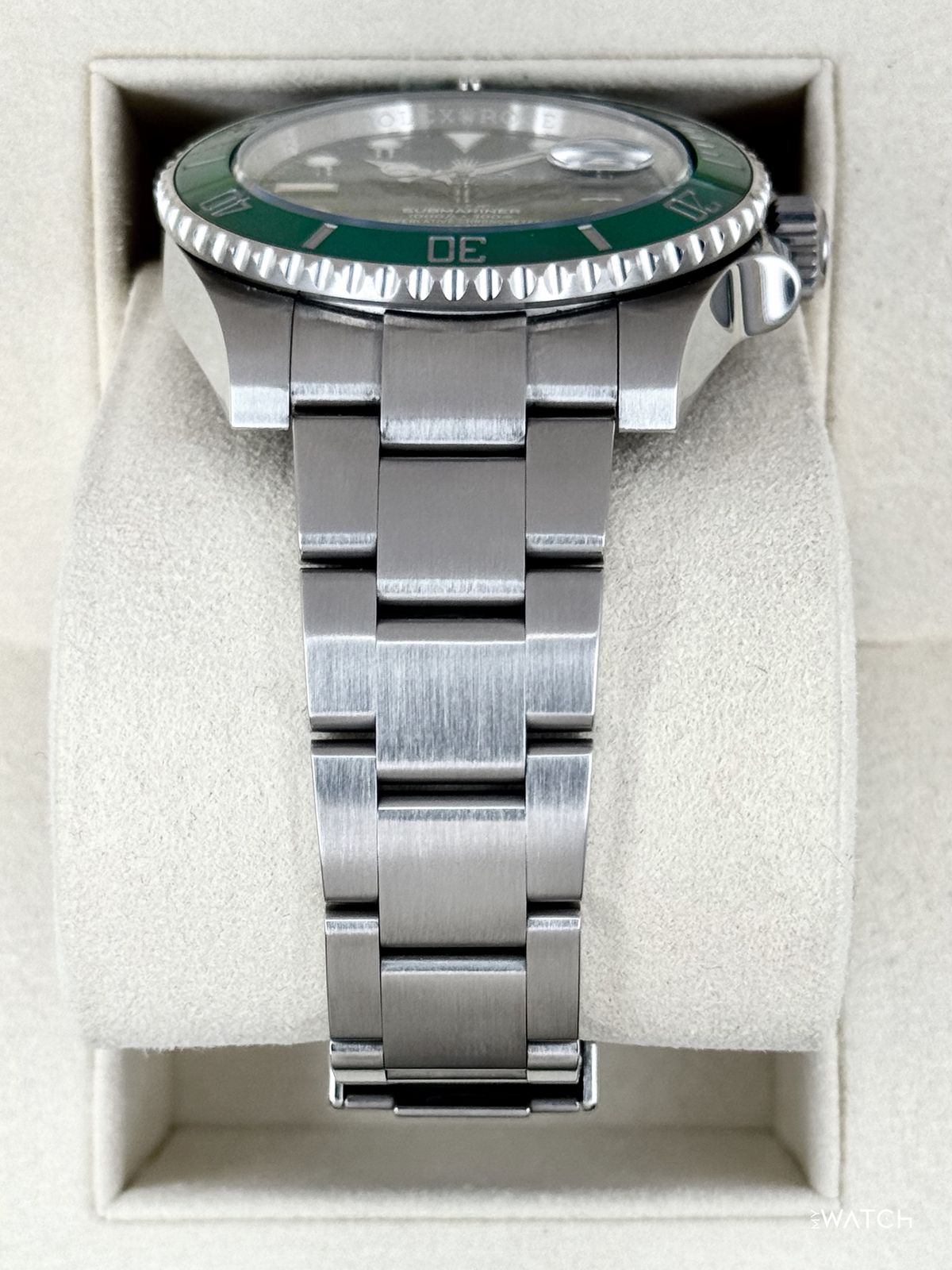 2020 Rolex Submariner “Hulk” 40mm 116610LV Green Dial (GREEN CARD)