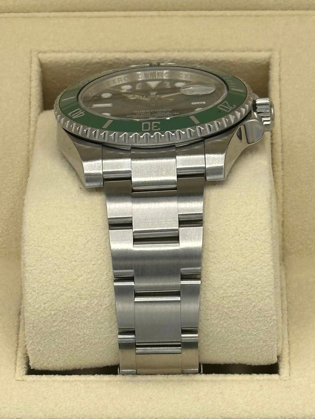 Rolex Submariner "Hulk" 40mm 116610LV Green Dial