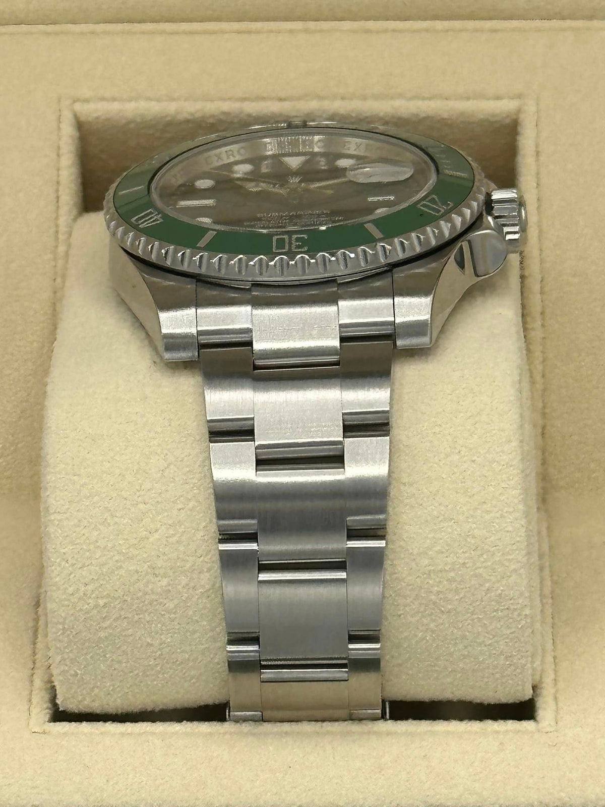 Rolex Submariner "Hulk" 40mm 116610LV Green Dial
