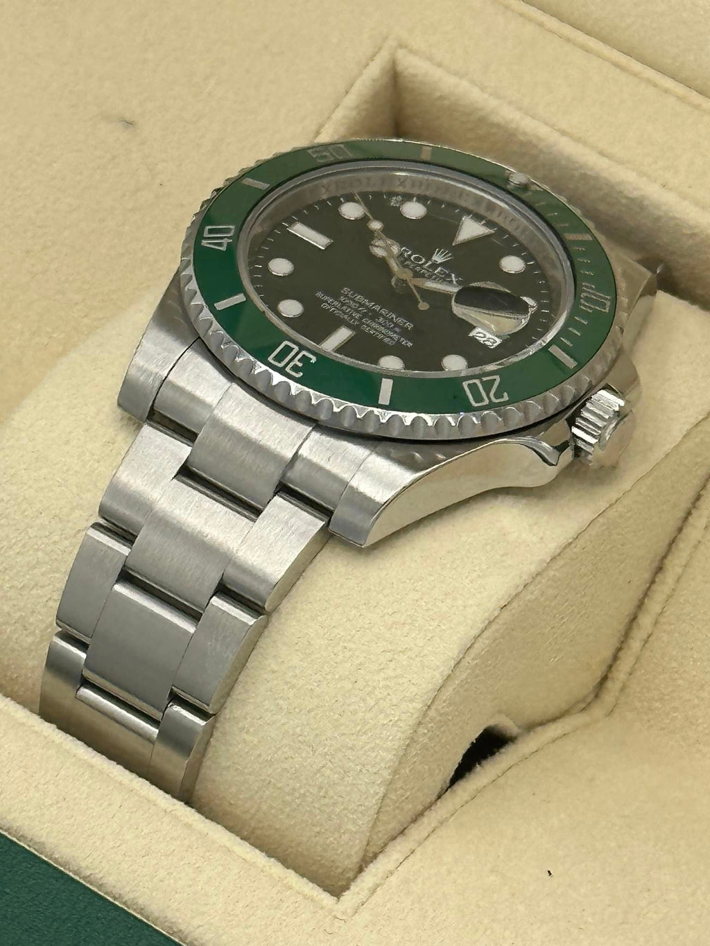 Rolex Submariner "Hulk" 40mm 116610LV Green Dial