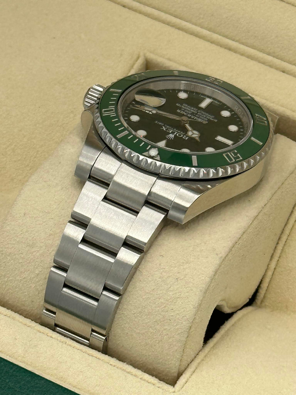2016 Rolex Submariner "Hulk" 40mm 116610LV Green Dial