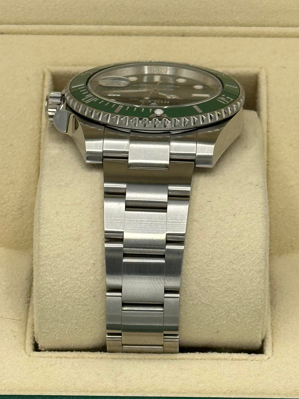 2016 Rolex Submariner "Hulk" 40mm 116610LV Green Dial