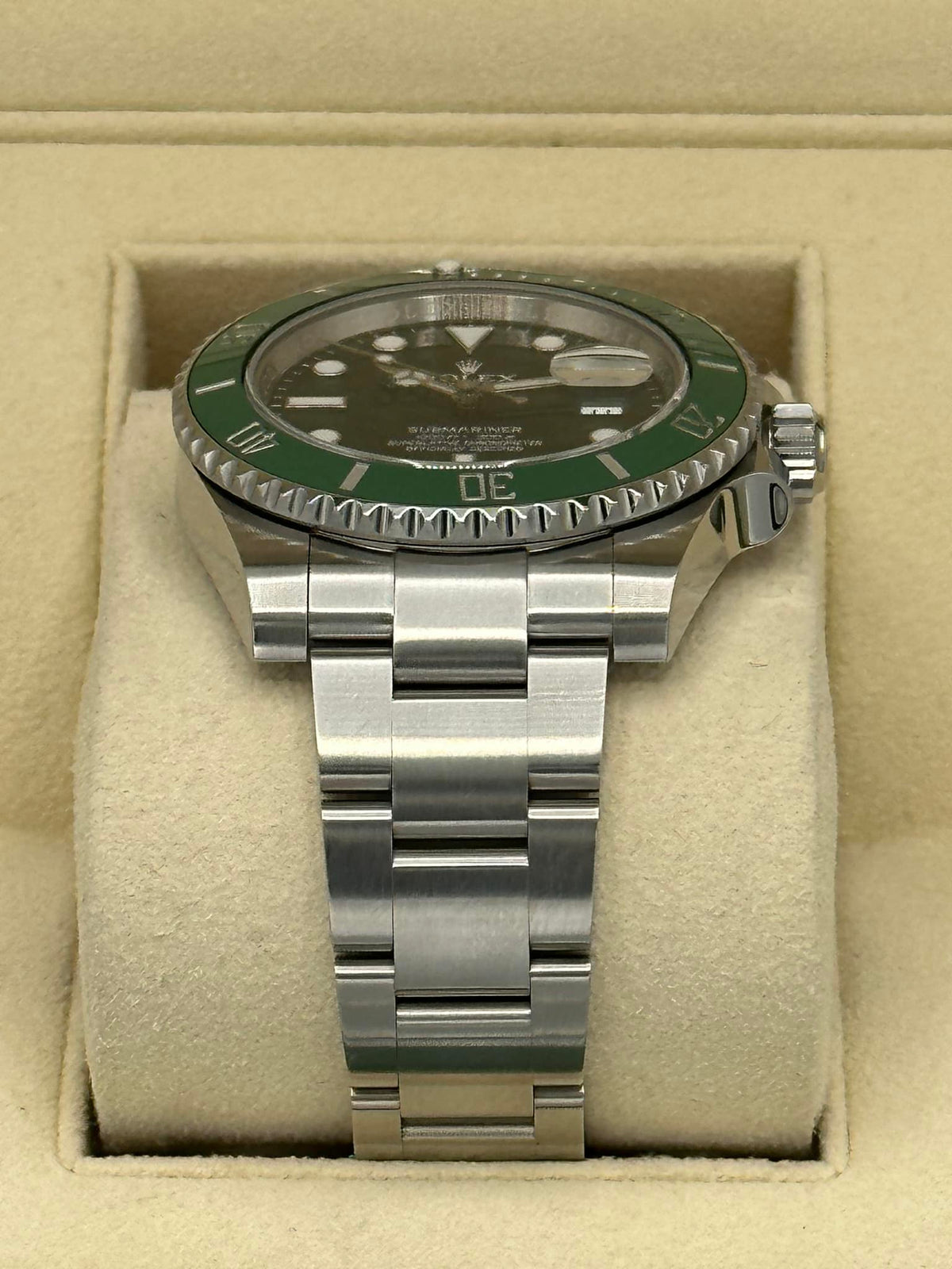 2016 Rolex Submariner "Hulk" 40mm 116610LV Green Dial
