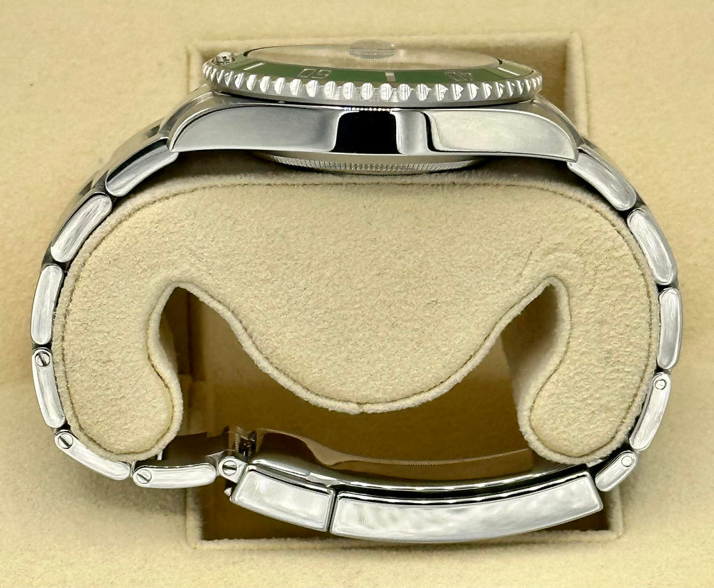 2016 Rolex Submariner "Hulk" 40mm 116610LV Green Dial