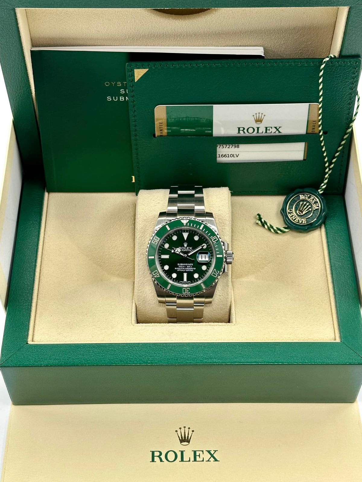 2016 Rolex Submariner "Hulk" 40mm 116610LV Green Dial