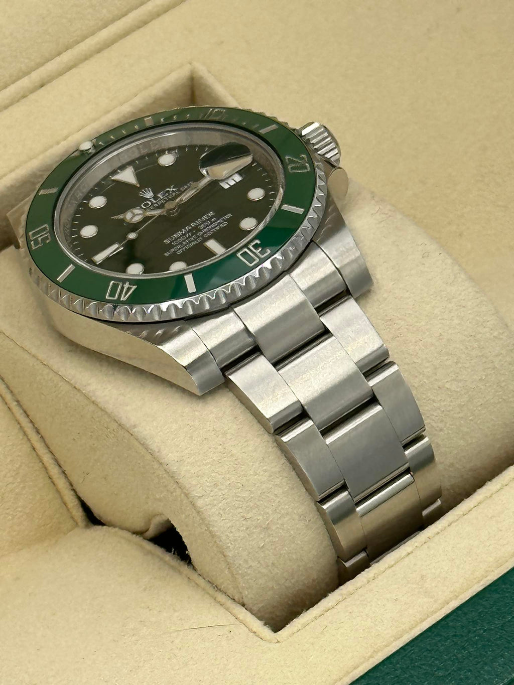 2016 Rolex Submariner "Hulk" 40mm 116610LV Green Dial