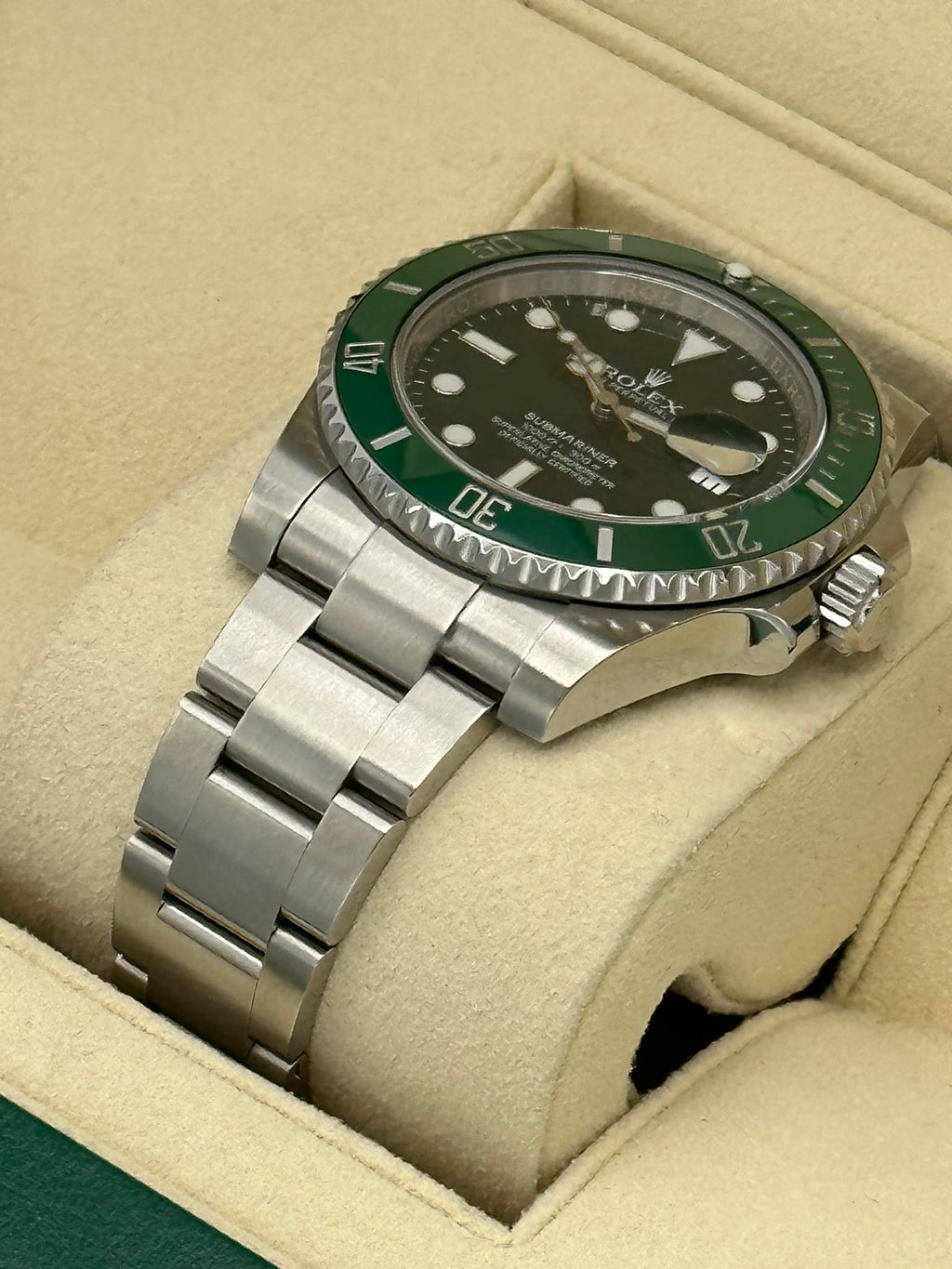 2016 Rolex Submariner "Hulk" 40mm 116610LV Green Dial