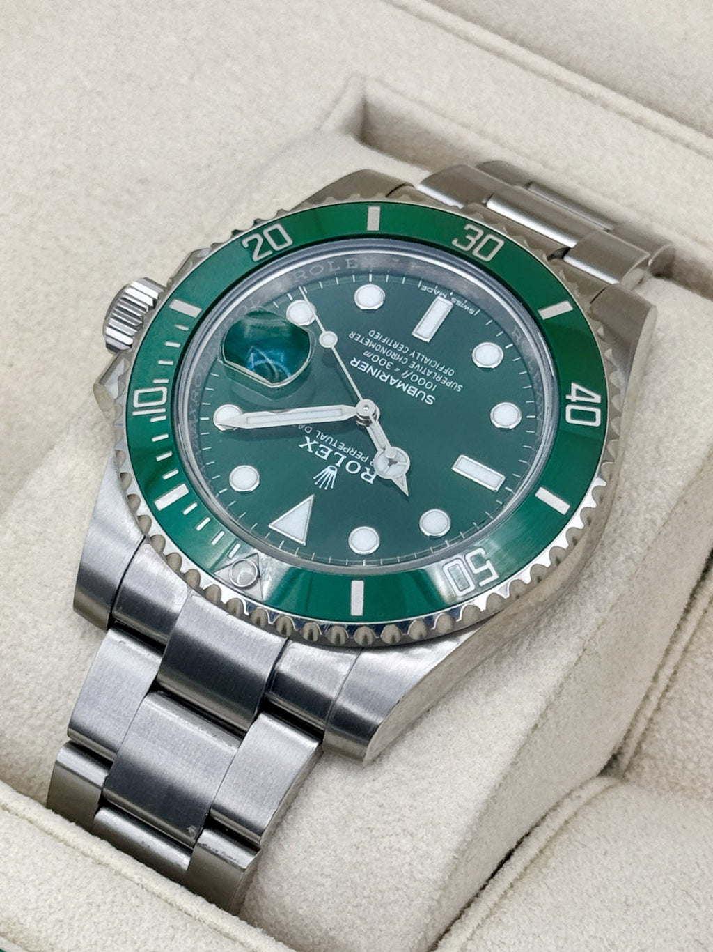 2020 Rolex Submariner “Hulk” 40mm 116610LV Green Dial
