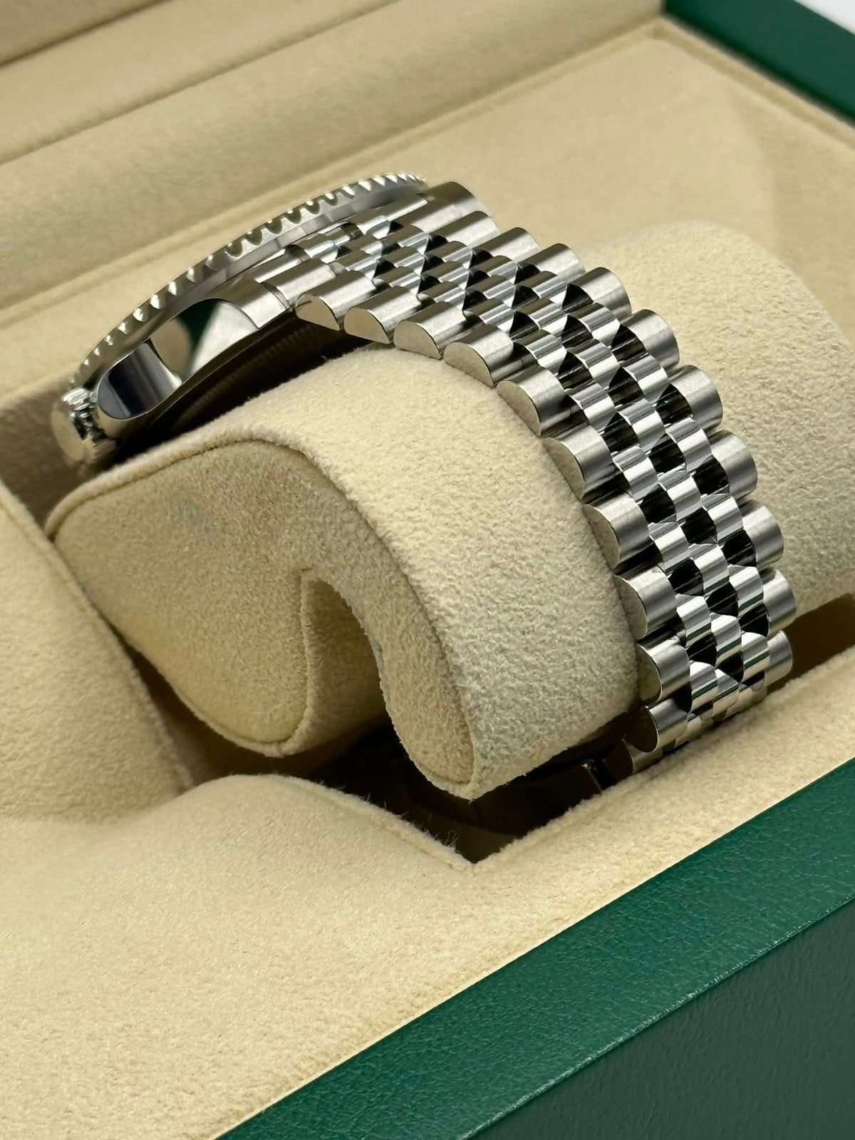 NEW 2023 Rolex GMT-Master II "Batgirl" 40mm 126710BLNR Jubilee Black Dial