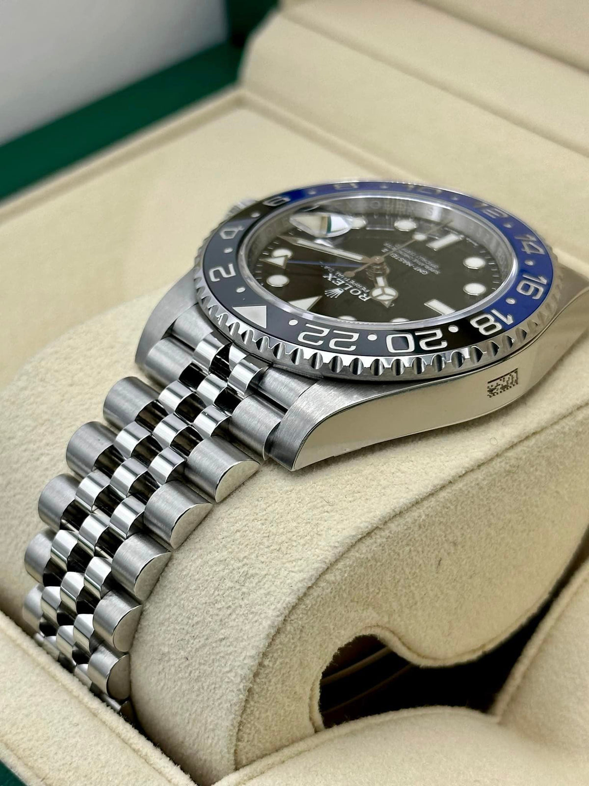 NEW 2022 Rolex GMT-Master II "Batgirl" 40mm 126710BLNR Jubilee Black Dial