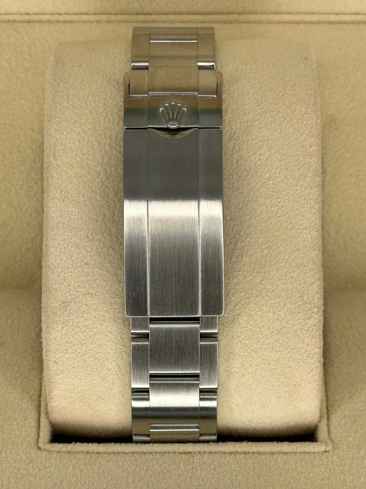 Rolex Submariner "Hulk" 116610LV 40mm Green Dial