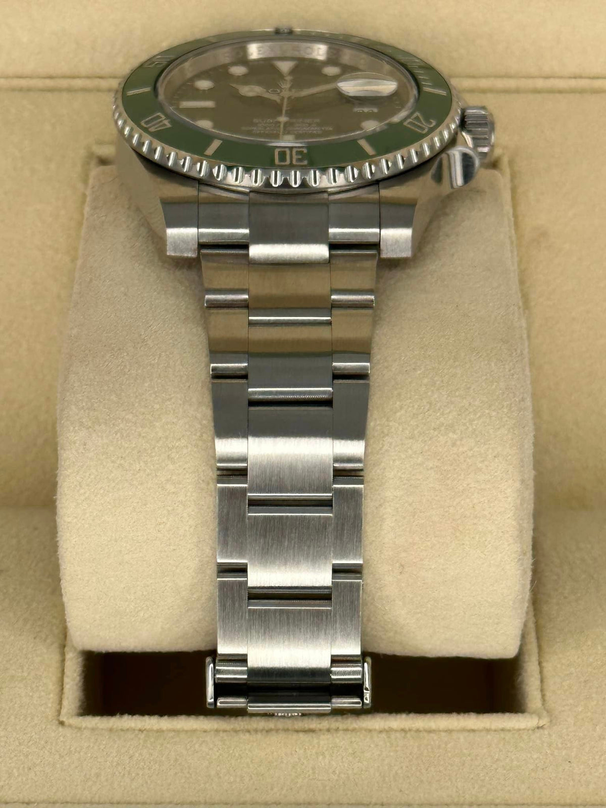 Rolex Submariner "Hulk" 116610LV 40mm Green Dial