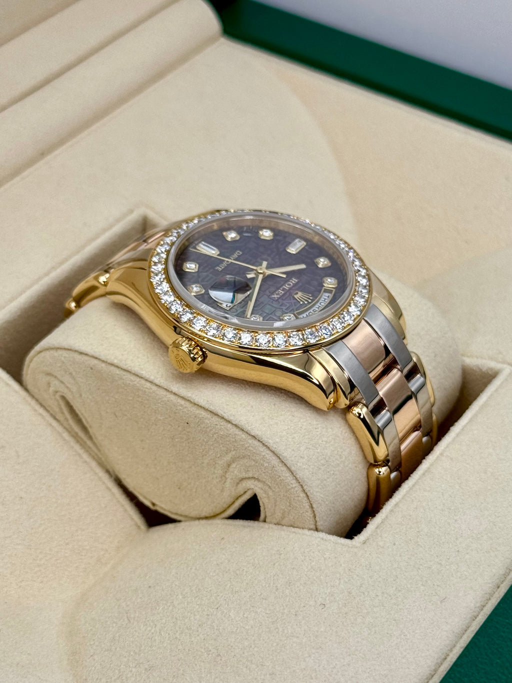 2011 Rolex Day-Date Masterpiece 39mm 18948 Tridor Tahitian Mother of Pearl Dial