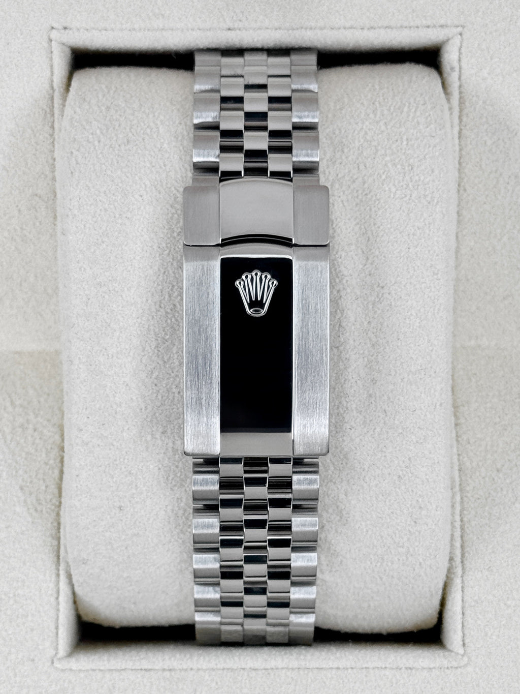 2021 Rolex Datejust 41mm 126334 Stainless Steel Jubilee Rhodium Dial