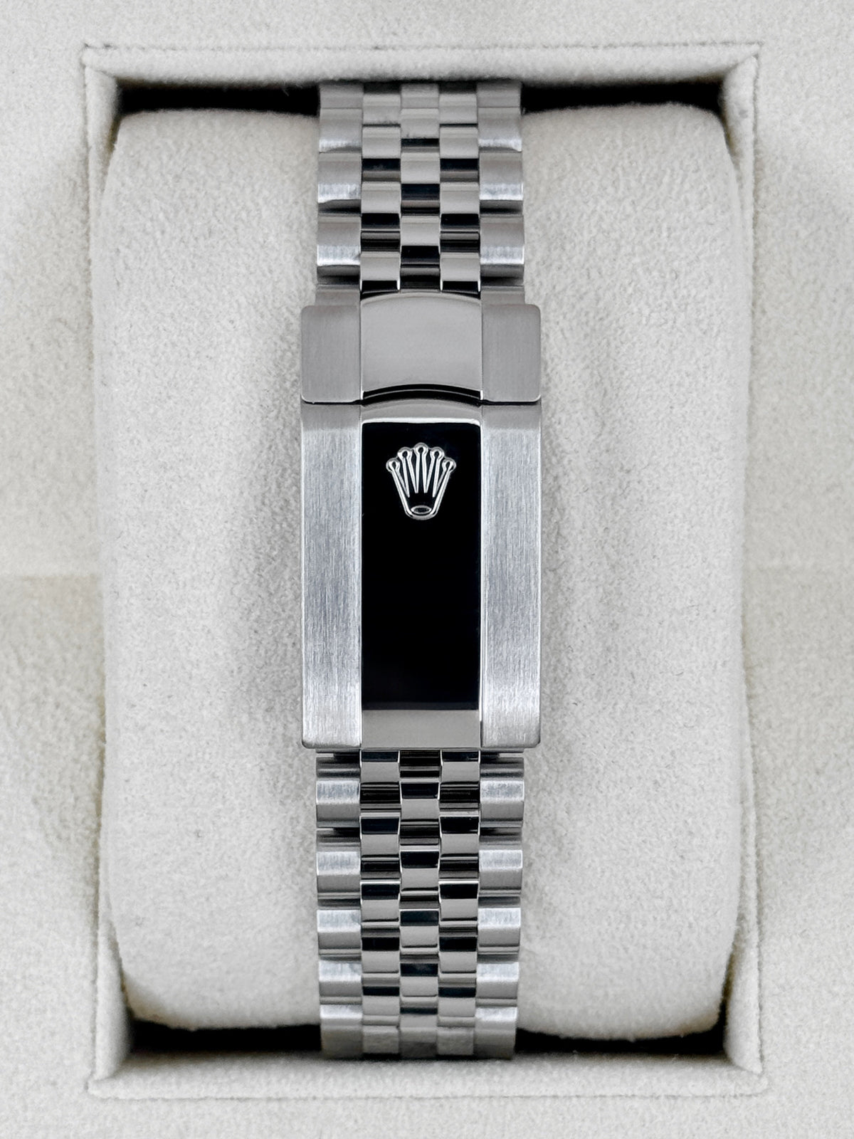 2021 Rolex Datejust 41mm 126334 Stainless Steel Jubilee Rhodium Dial